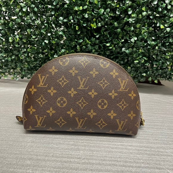Louis Vuitton Trousseau Demi-Ronde - Picture 1 of 12
